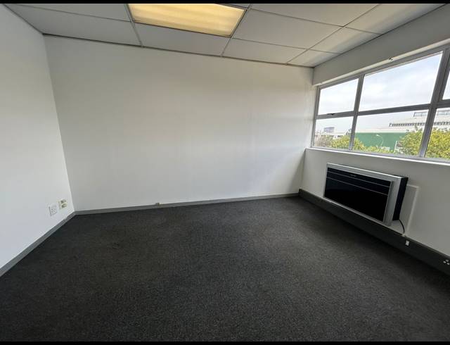 2,170M² WAREHOUSE TO LET IN SPARTAN